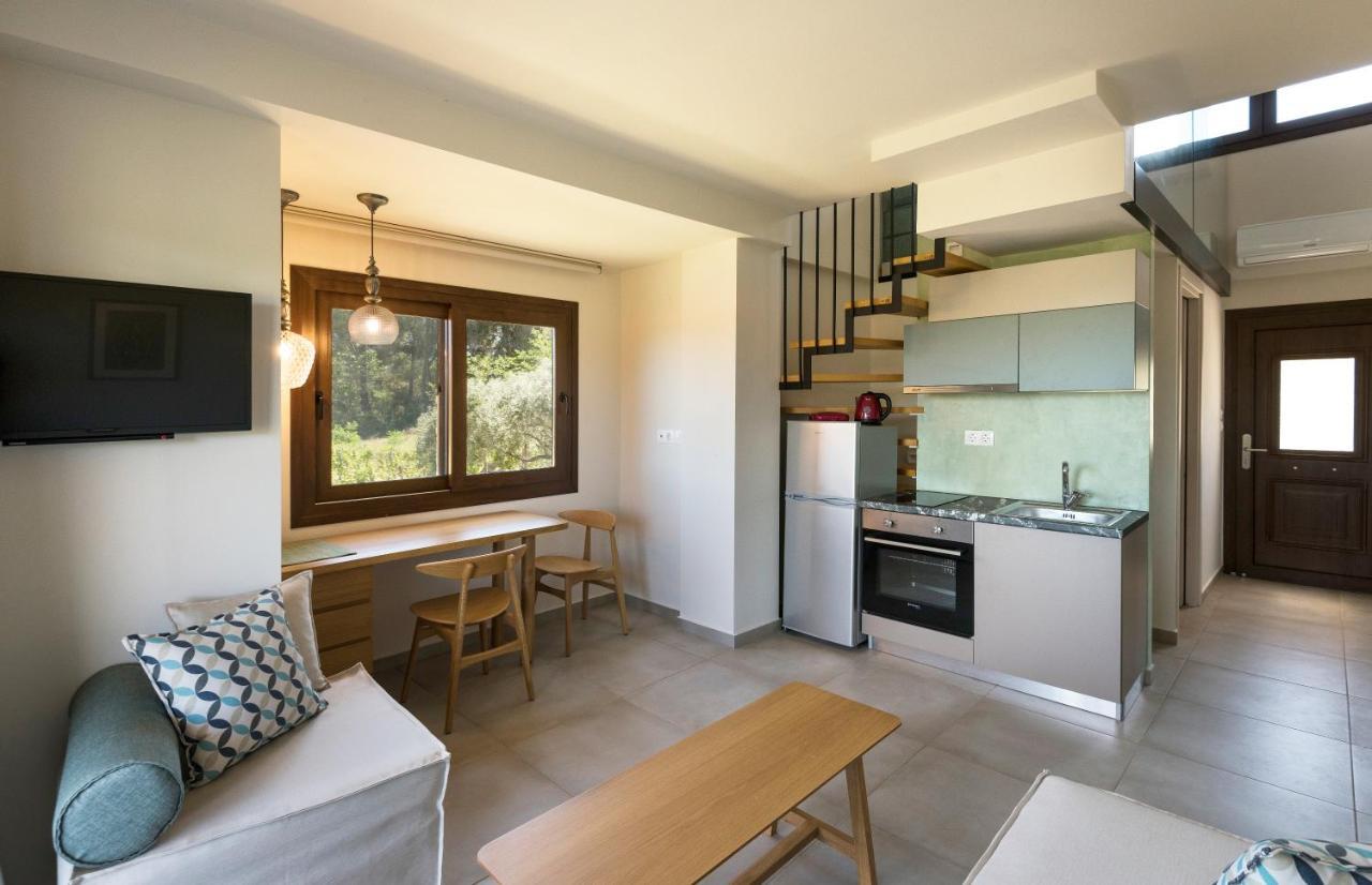 Dionysus Apartments & Suites Ierissós Ngoại thất bức ảnh