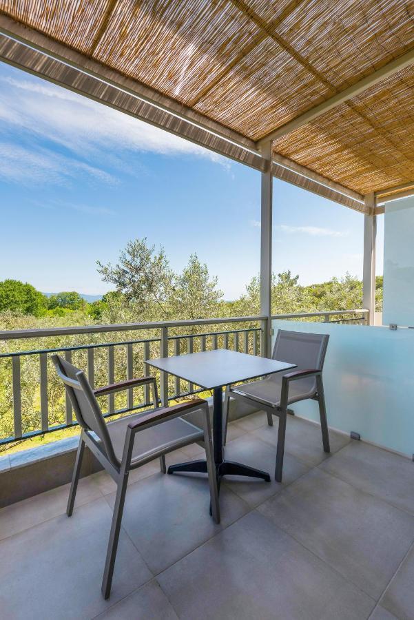 Dionysus Apartments & Suites Ierissós Ngoại thất bức ảnh