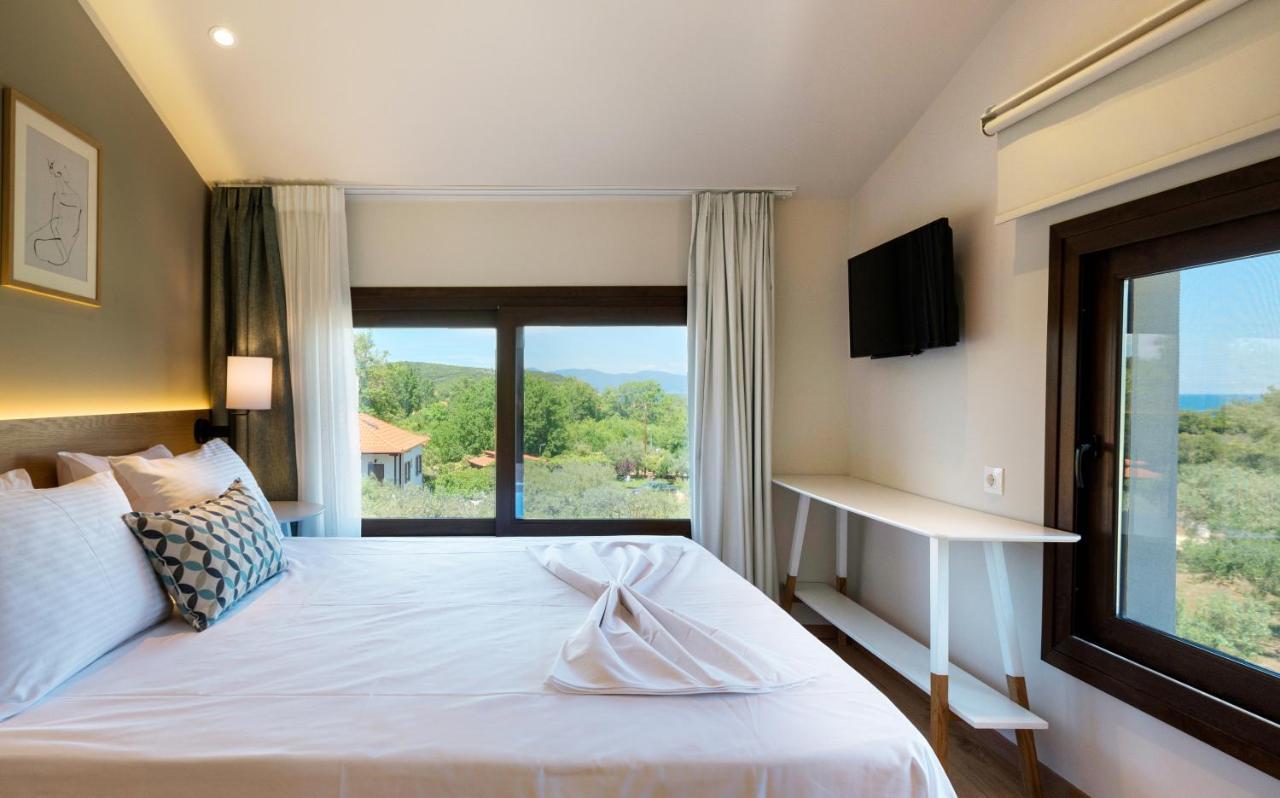 Dionysus Apartments & Suites Ierissós Ngoại thất bức ảnh