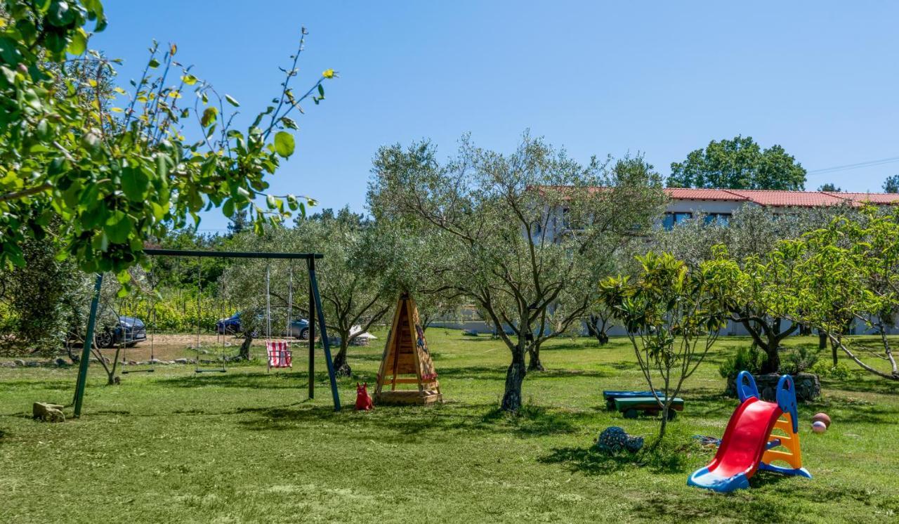 Dionysus Apartments & Suites Ierissós Ngoại thất bức ảnh